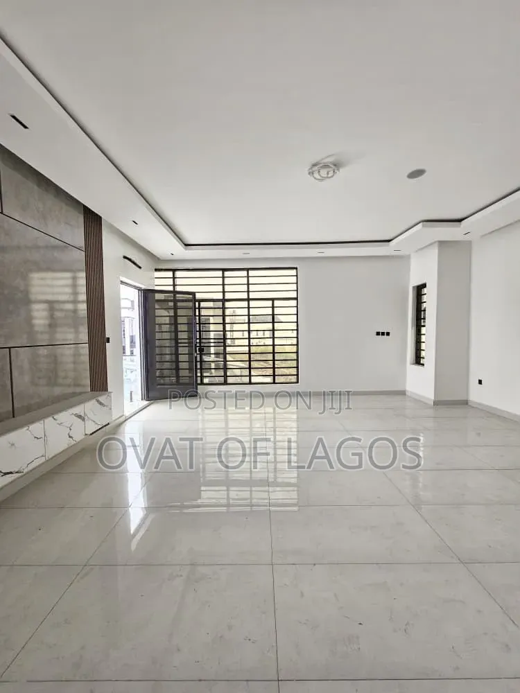 5bdrm Duplex in Orchid, Lekki Expressway for sale