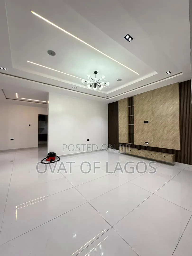 4bdrm Duplex in Ado / Ajah for sale