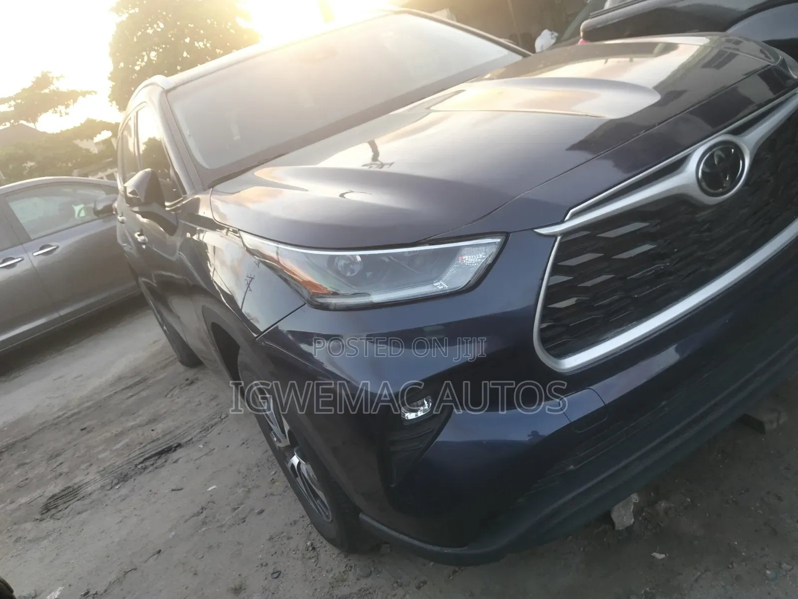 Toyota Highlander XLE 2022 Blue