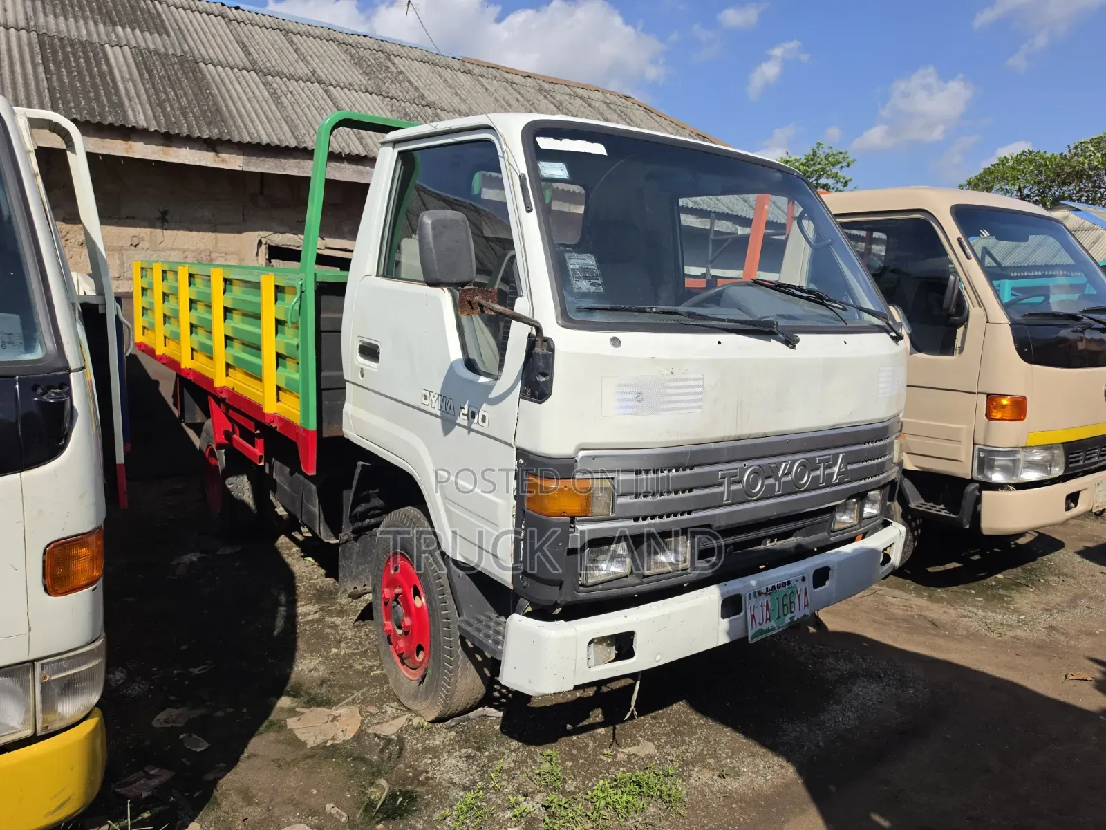 Toyota Dyna 200 Old Model