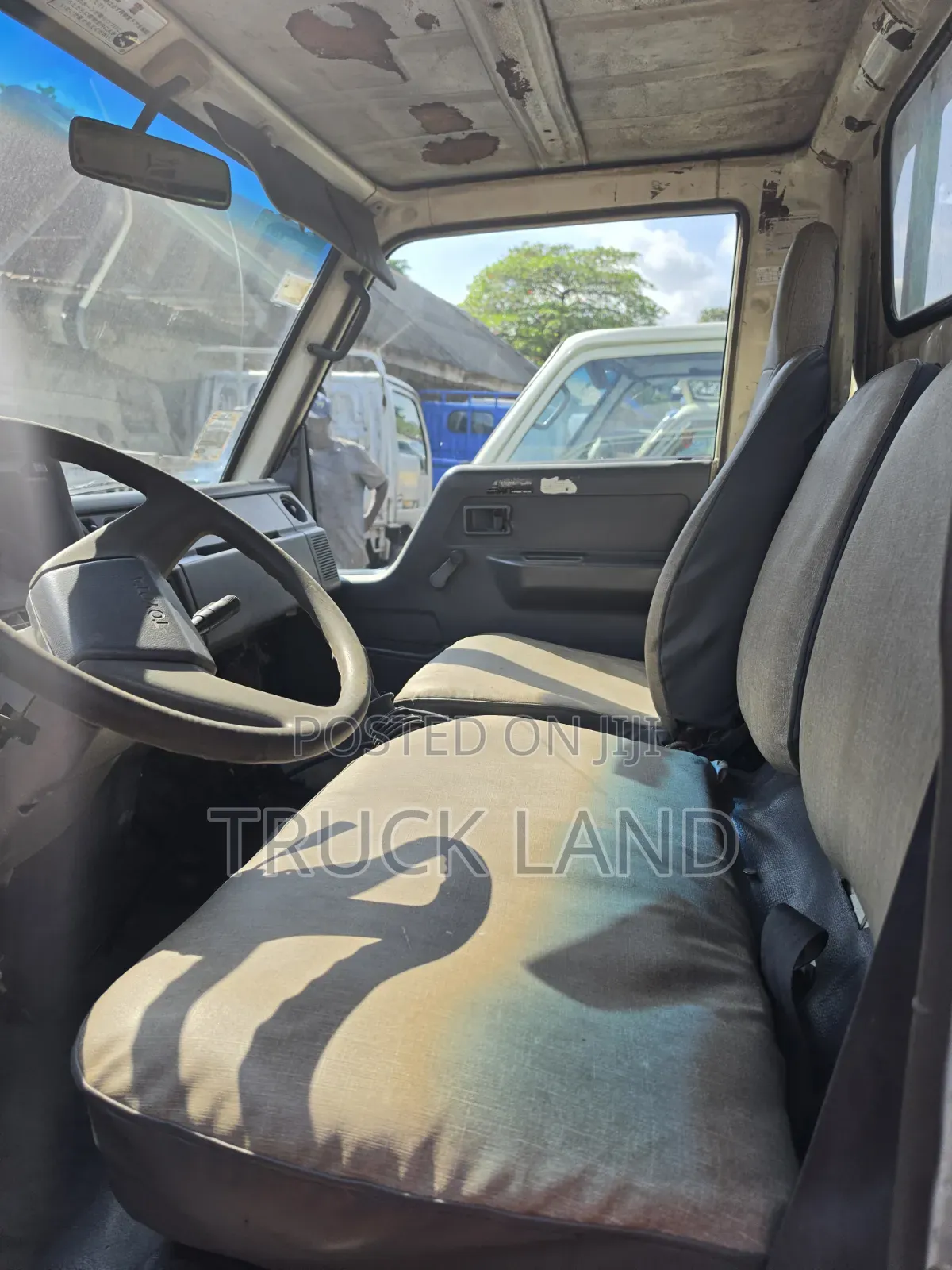 Toyota Dyna 200 Old Model