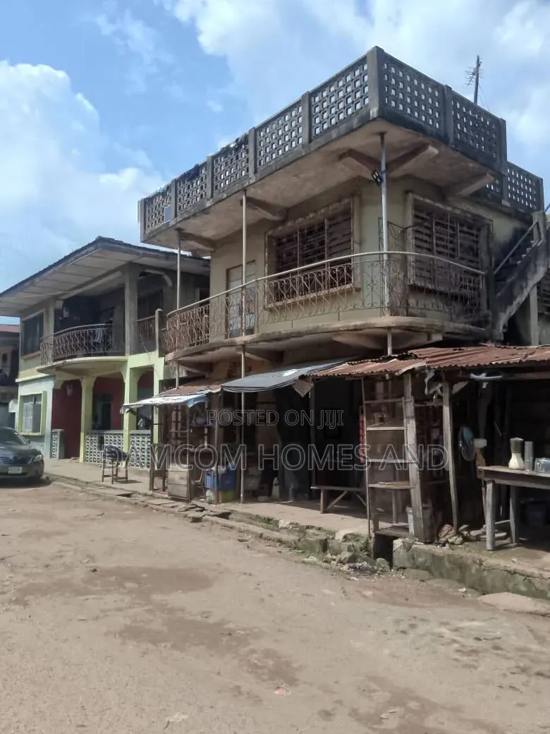 16bdrm Chalet in Imalenfealafia, Oke Ado for sale