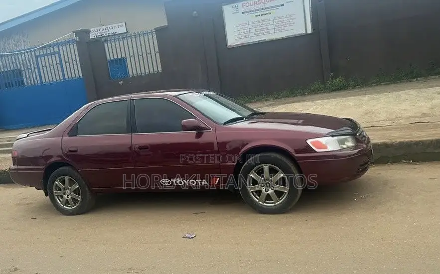 Toyota Camry LE 4dr Sedan (2.4L 4cyl 5M) 2002 Burgundy