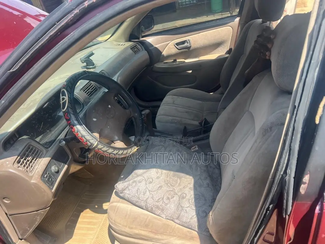 Toyota Camry LE 4dr Sedan (2.4L 4cyl 5M) 2002 Burgundy