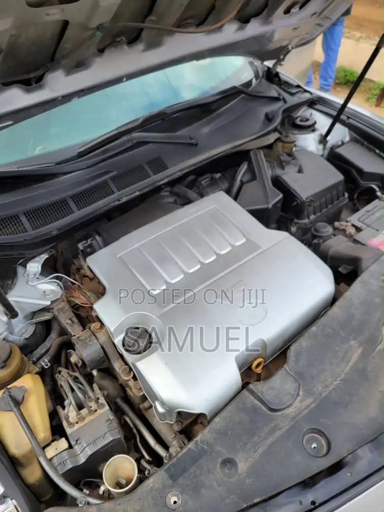 Toyota Camry 2010 Silver