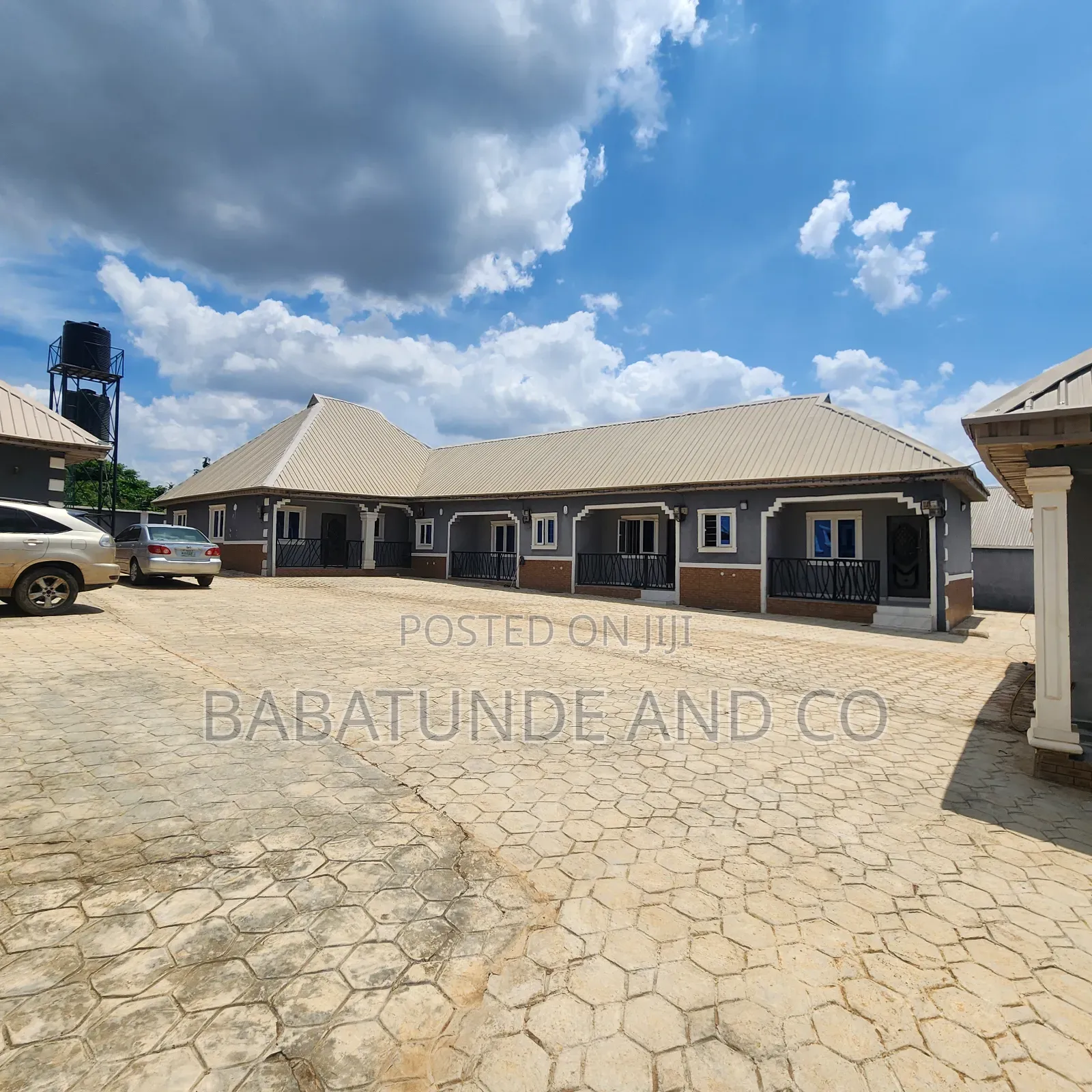 3bdrm Block of Flats in Harmony Quaters, Akobo for sale