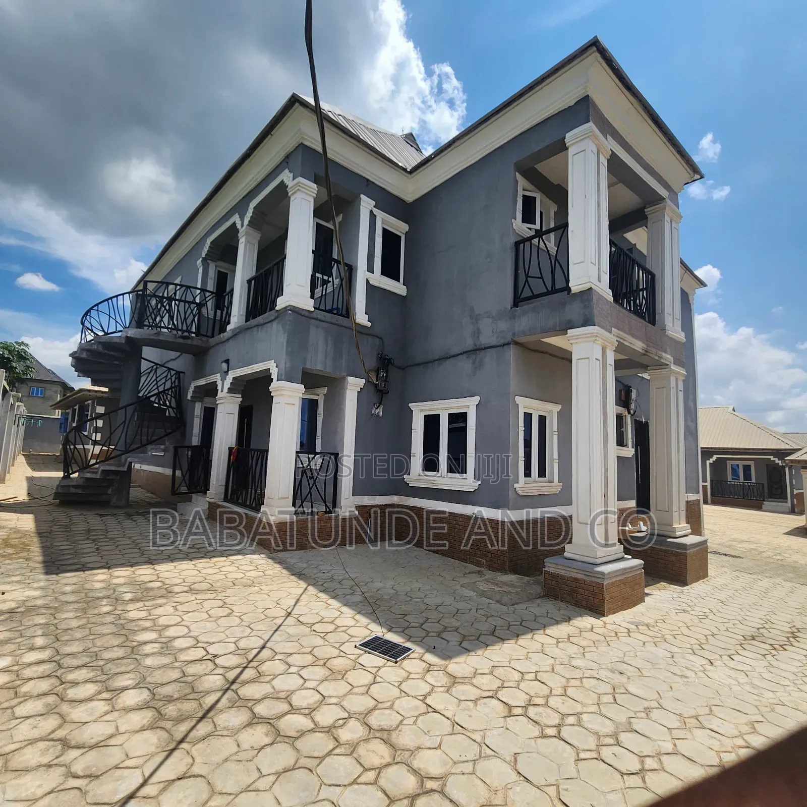 3bdrm Block of Flats in Harmony Quaters, Akobo for sale