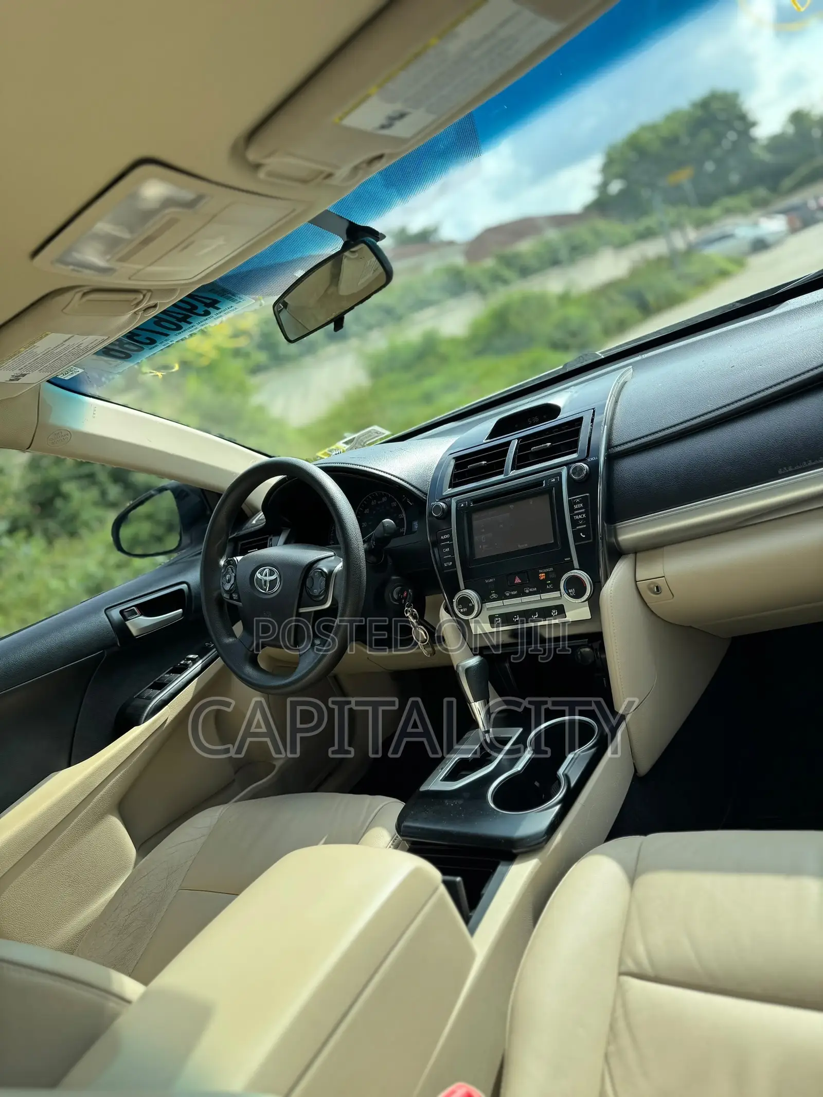 Toyota Camry LE 4dr Sedan (2.5L 4cyl 6A) 2014 White