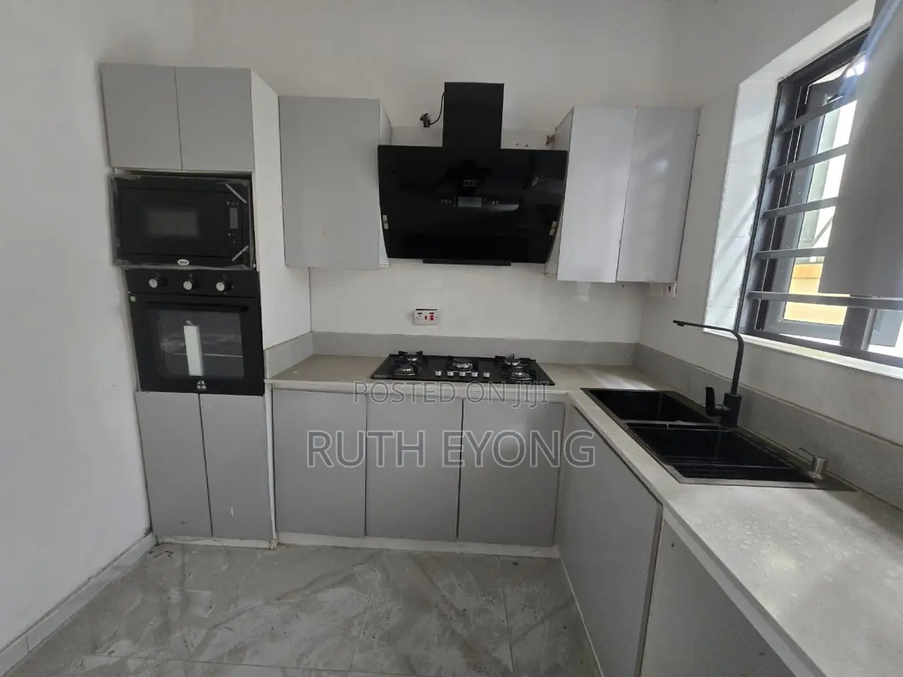 4bdrm Townhouse / Terrace in Lekki Scheme 2, Abraham Adesanya Estate