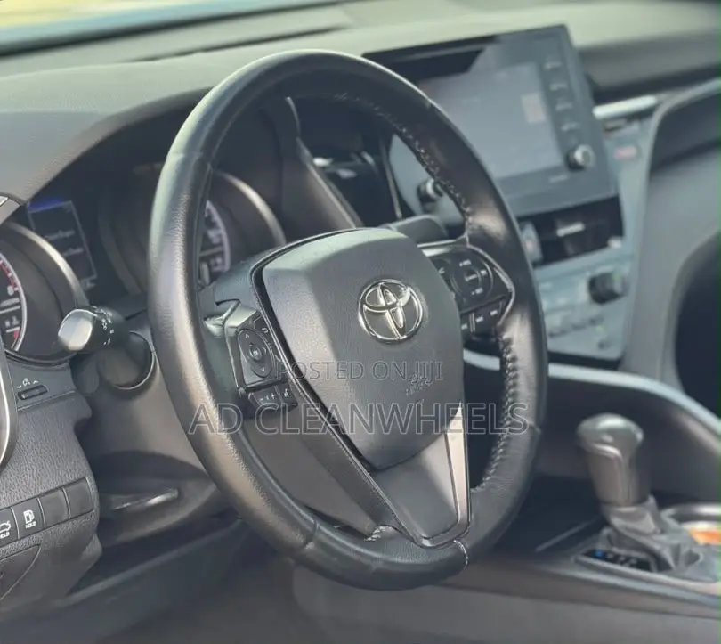 Toyota Camry SE 2021 Black