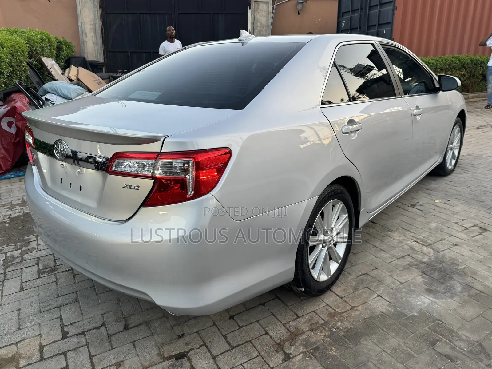 Toyota Camry XLE V6 4dr Sedan (3.5L 6cyl 6A) 2012 Silver