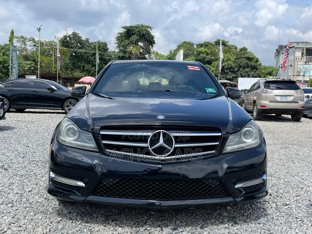 Mercedes-Benz C300 2014 Black