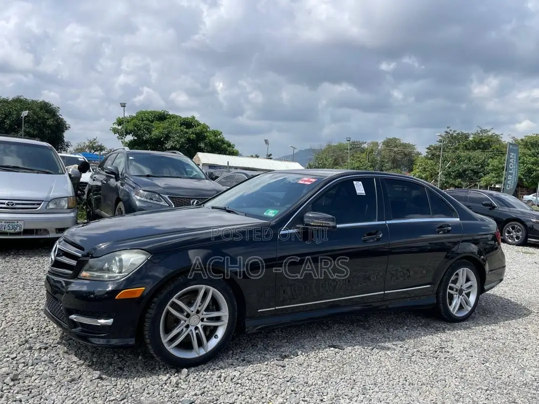 Mercedes-Benz C300 2014 Black