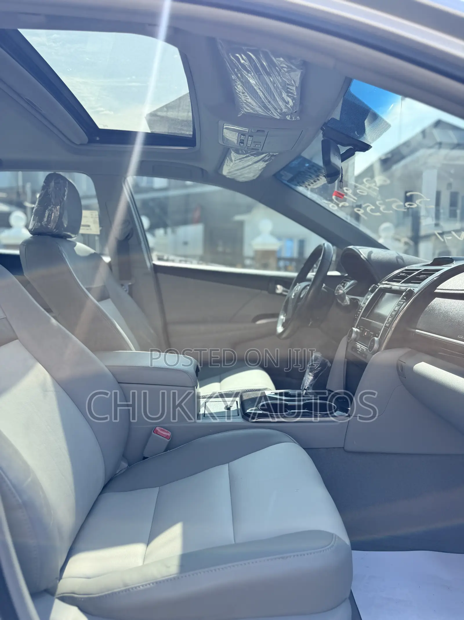 Toyota Camry XLE V6 4dr Sedan (3.5L 6cyl 6A) 2013 Silver