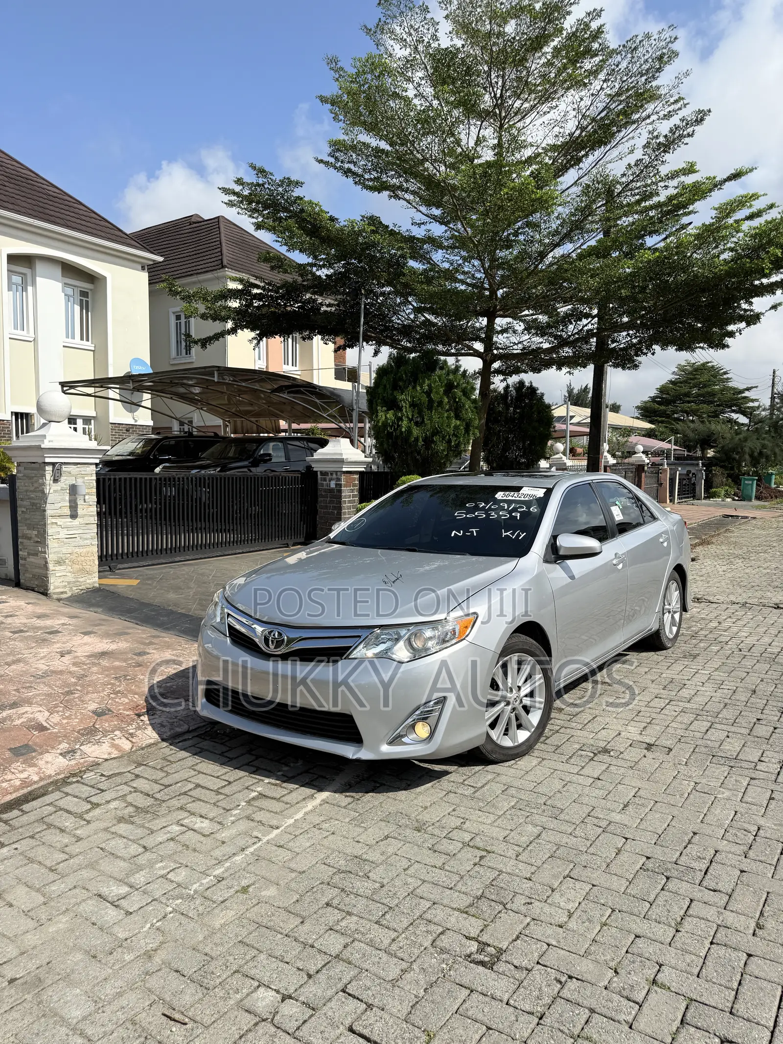 Toyota Camry XLE V6 4dr Sedan (3.5L 6cyl 6A) 2013 Silver