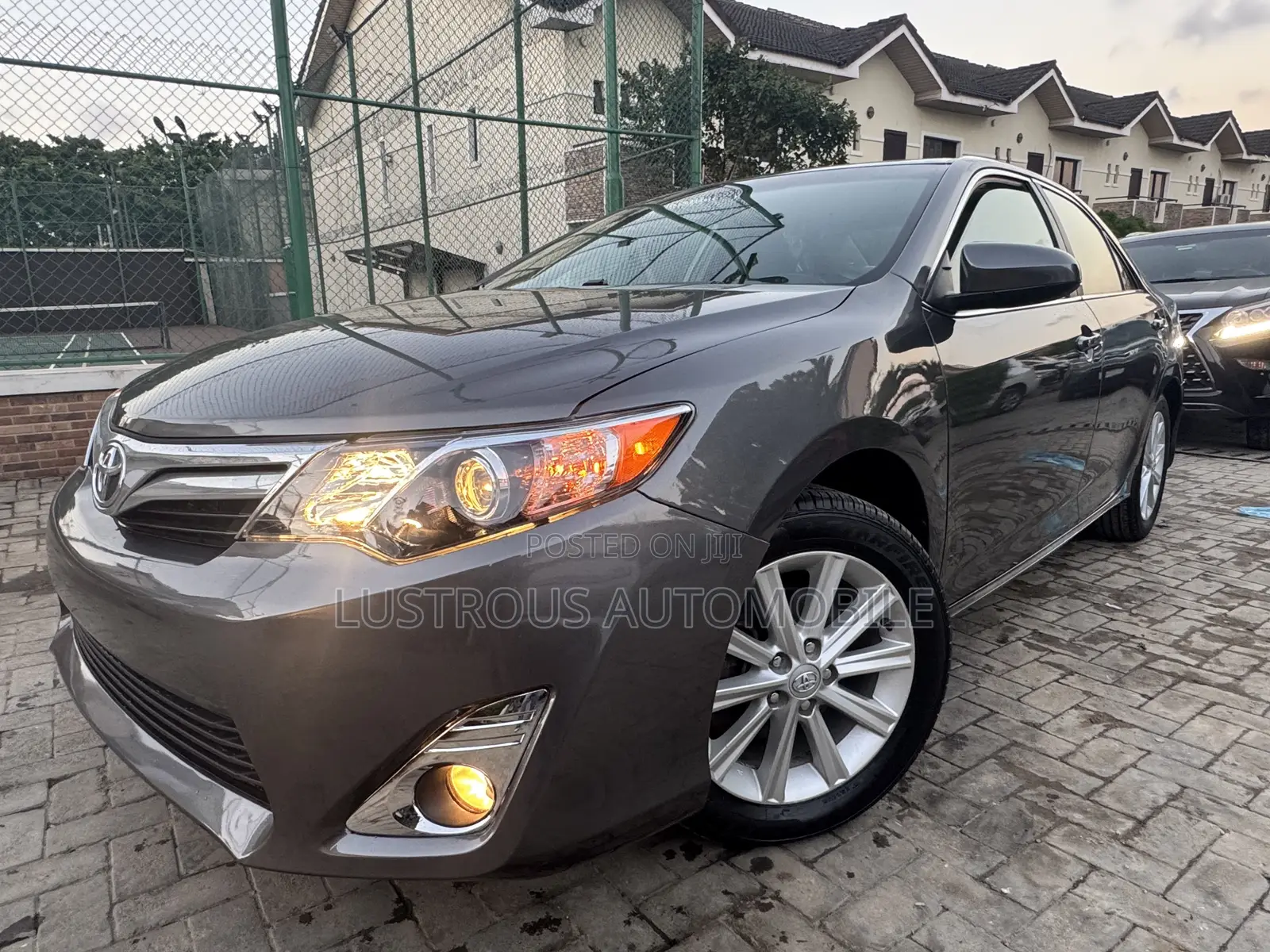 Toyota Camry LE 4dr Sedan (2.5L 4cyl 6A) 2014 Gray