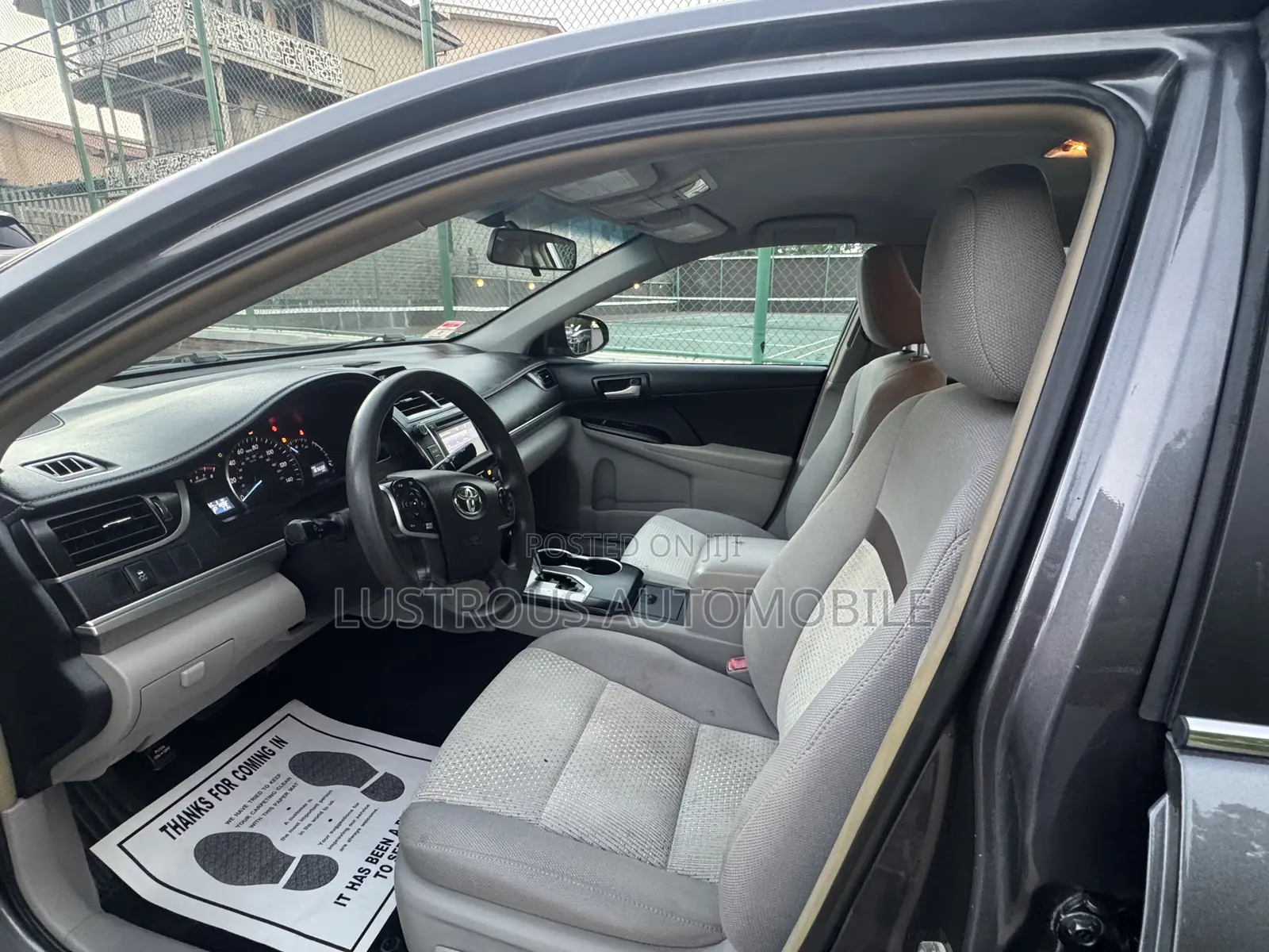 Toyota Camry LE 4dr Sedan (2.5L 4cyl 6A) 2014 Gray