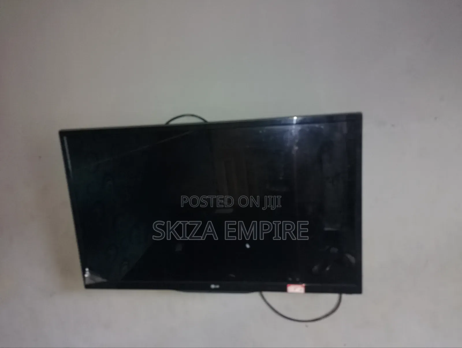 Used 35 Inches LG Led Screen TV