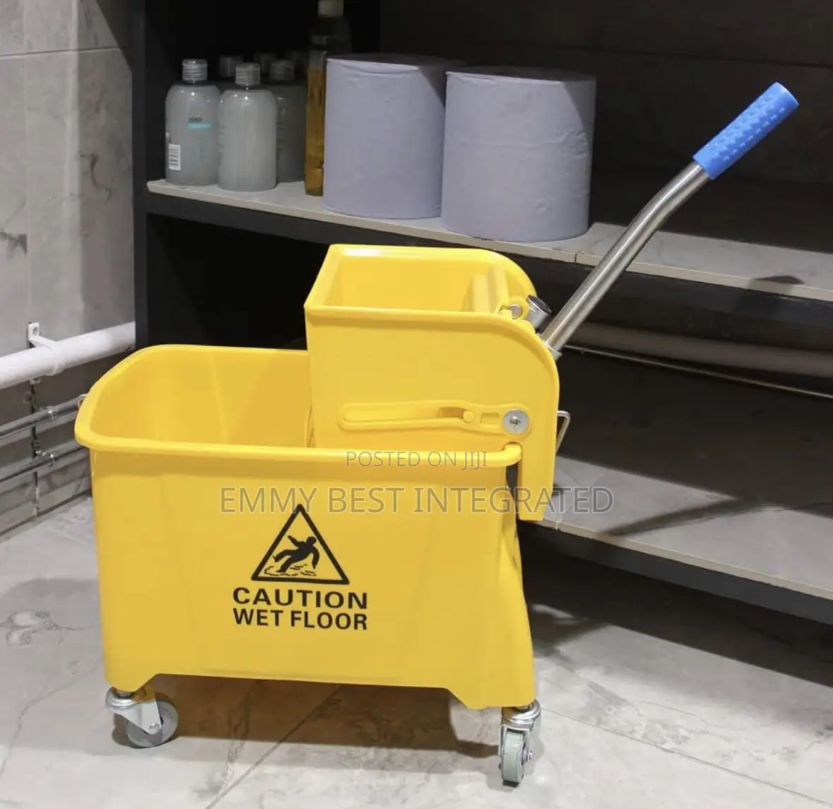 Commercial Mop Bucket With a Wringer and Wheels