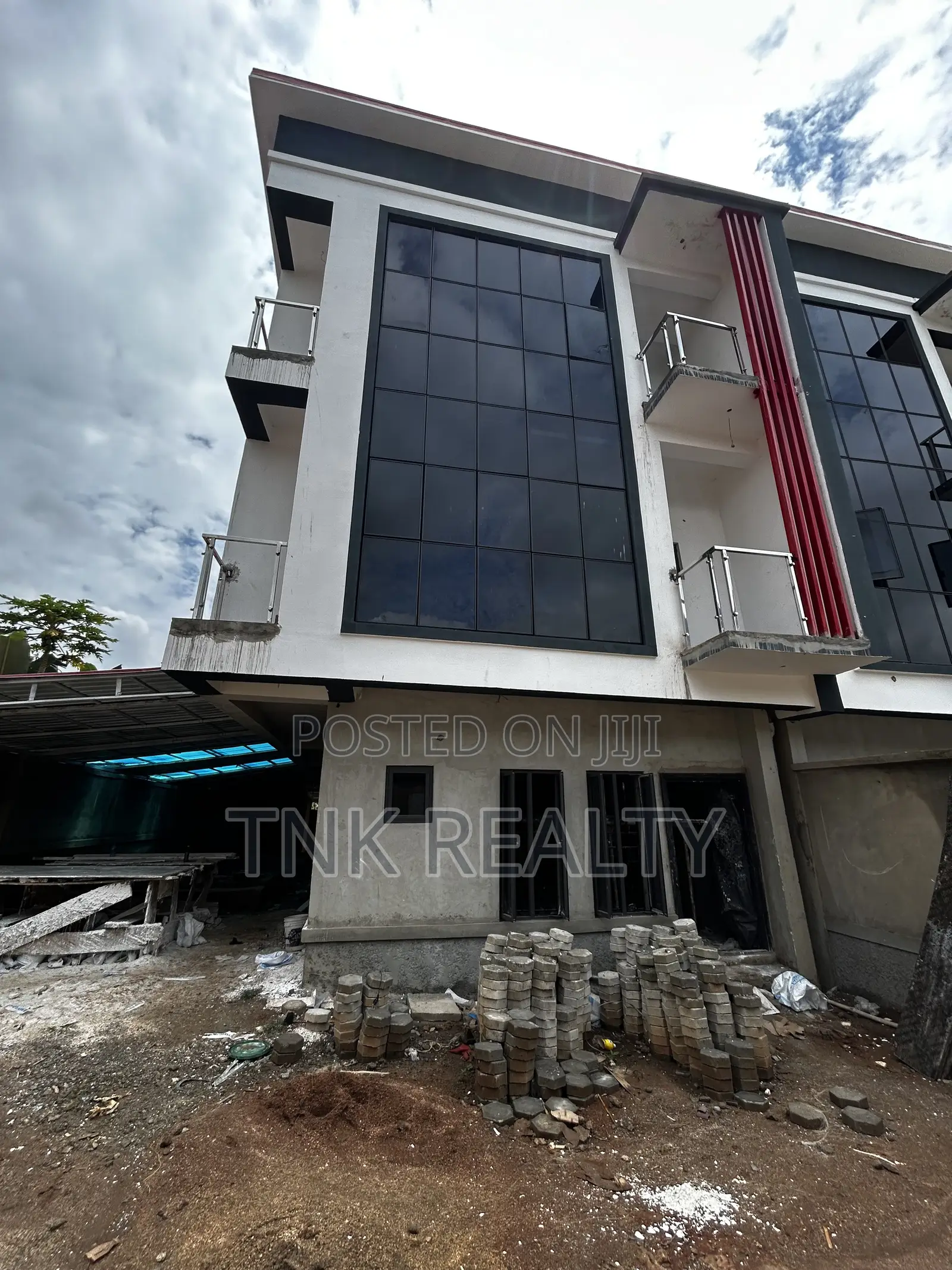 5bdrm Townhouse/Terrace in Katampe (Main) for sale