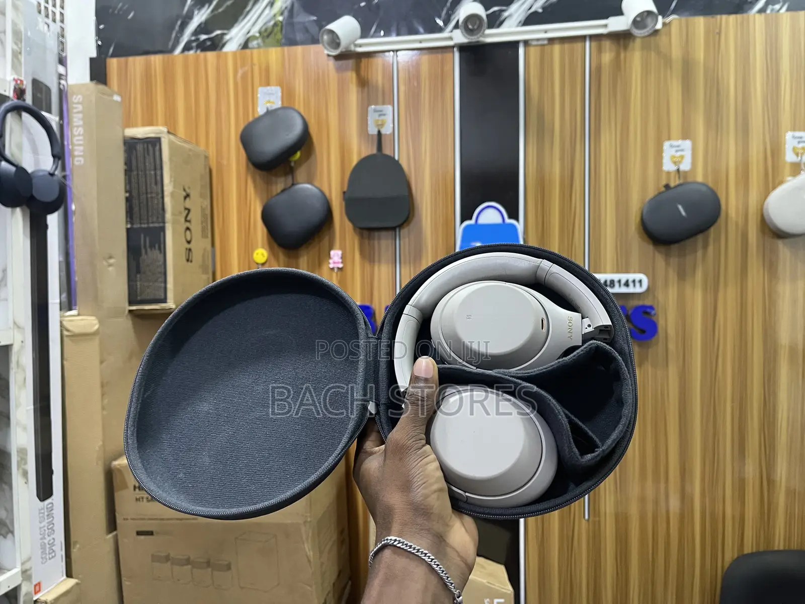 Sony 1000wh-Xm4 Noise Cancelling Headphone