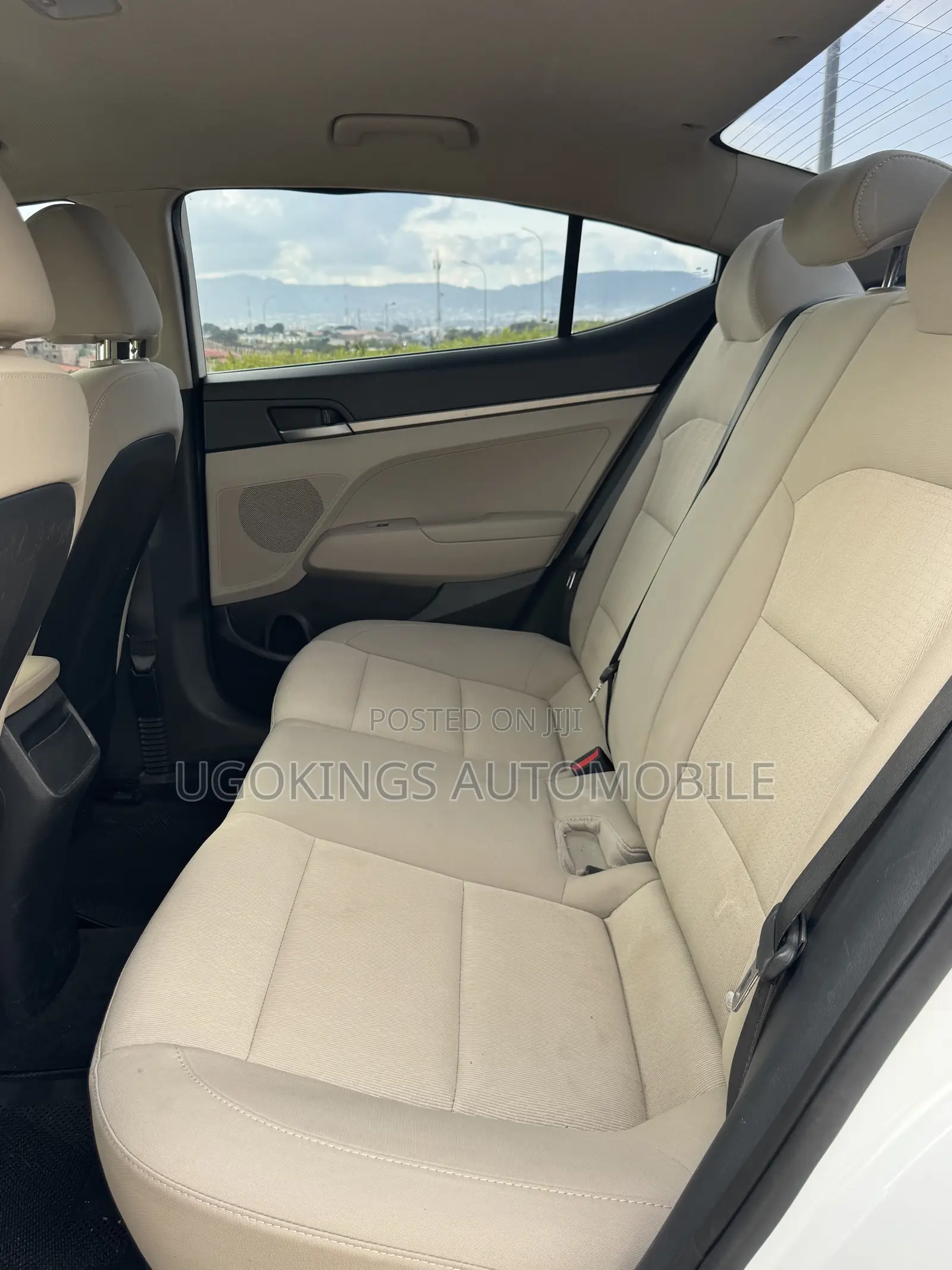 Hyundai Elantra SE Sedan FWD (2.0L 4cyl 6M) 2017 White