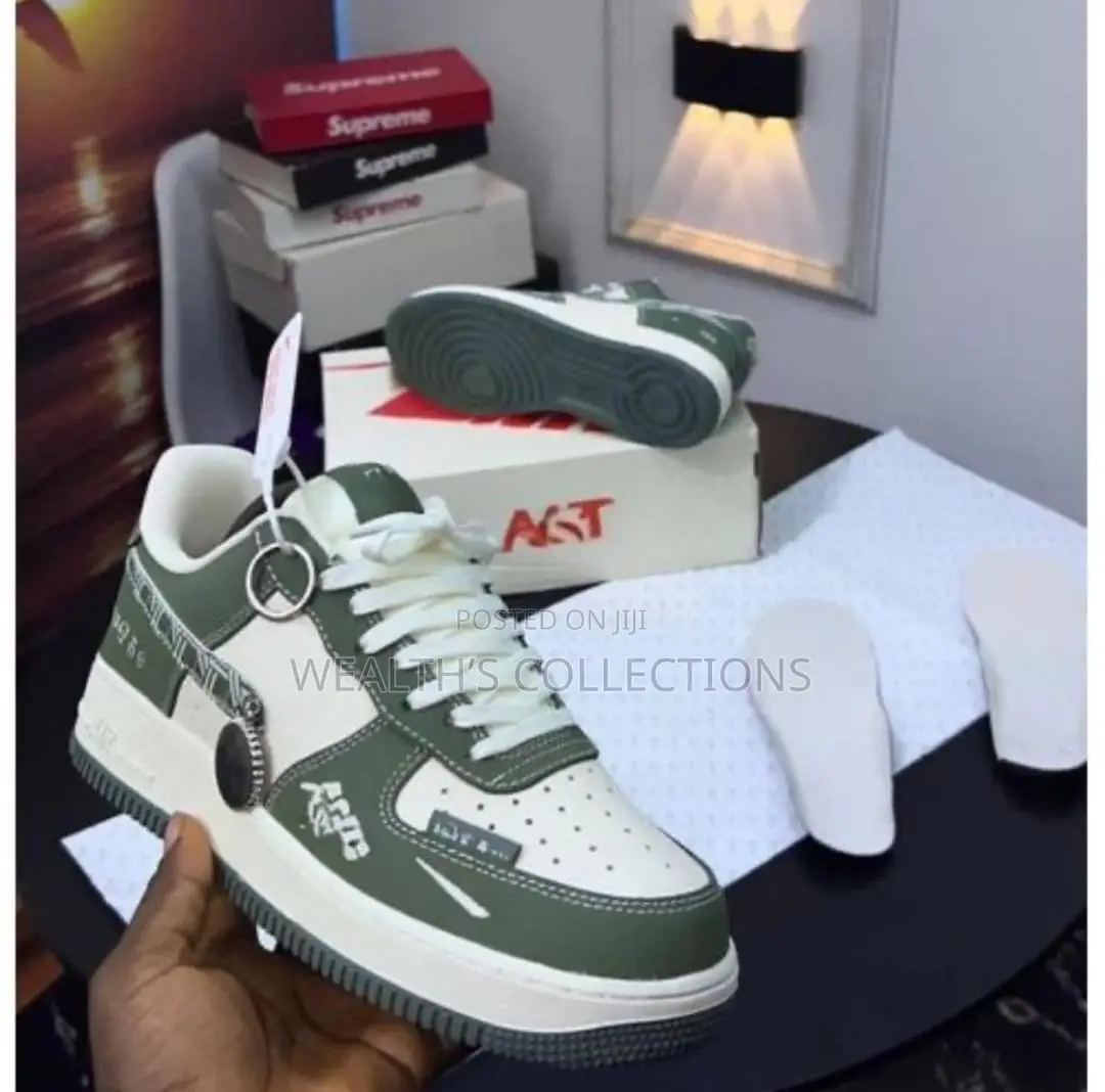 Nike Sneakers