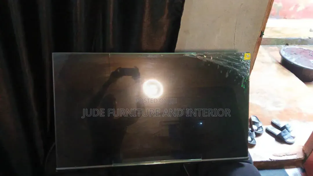 Original Hisense 43smart TV Available