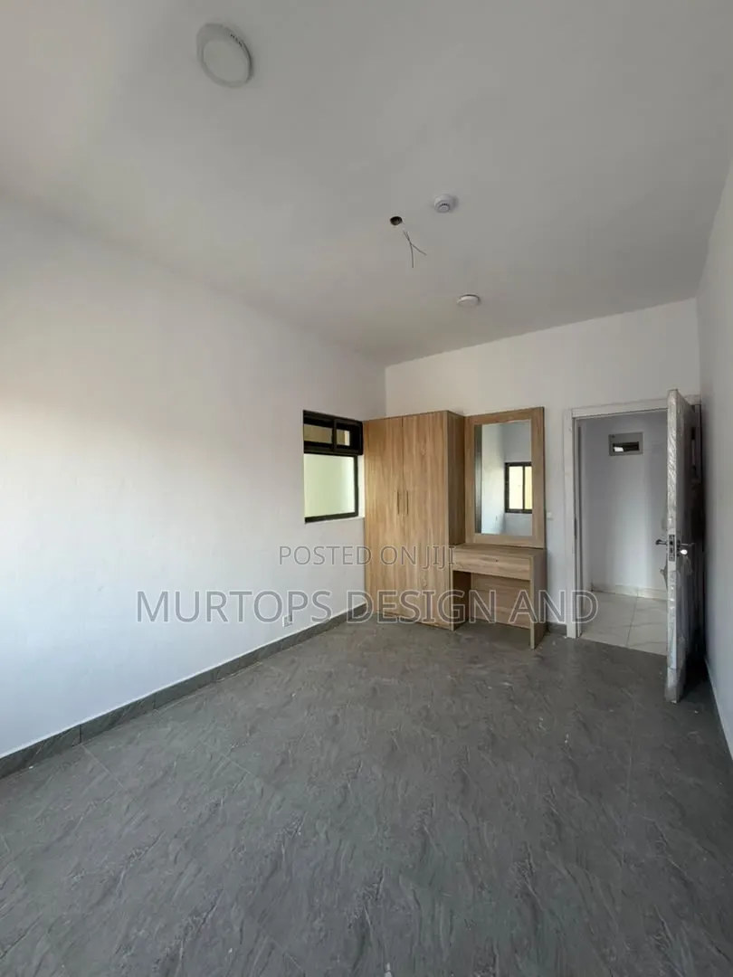 Mini Flat in Ikota for rent
