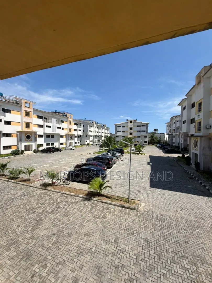 Mini Flat in Ikota for rent