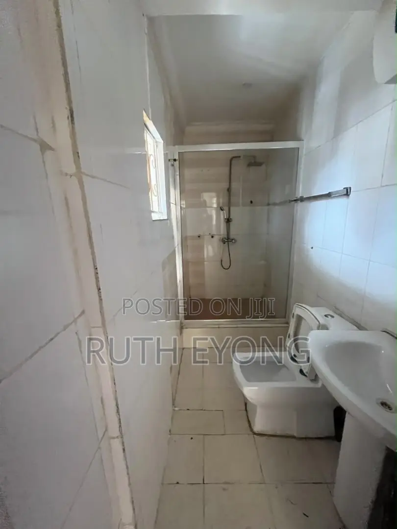 3bdrm Apartment in Ikota Villa Estate, for rent