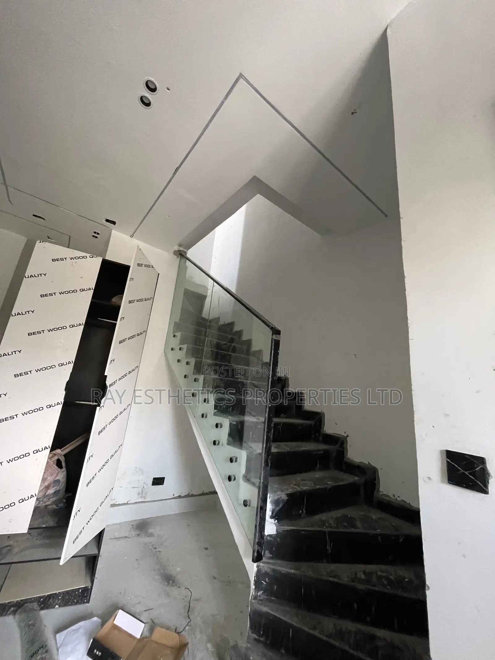 3bdrm Townhouse/Terrace in Off Lekki-Epe Expressway for sale