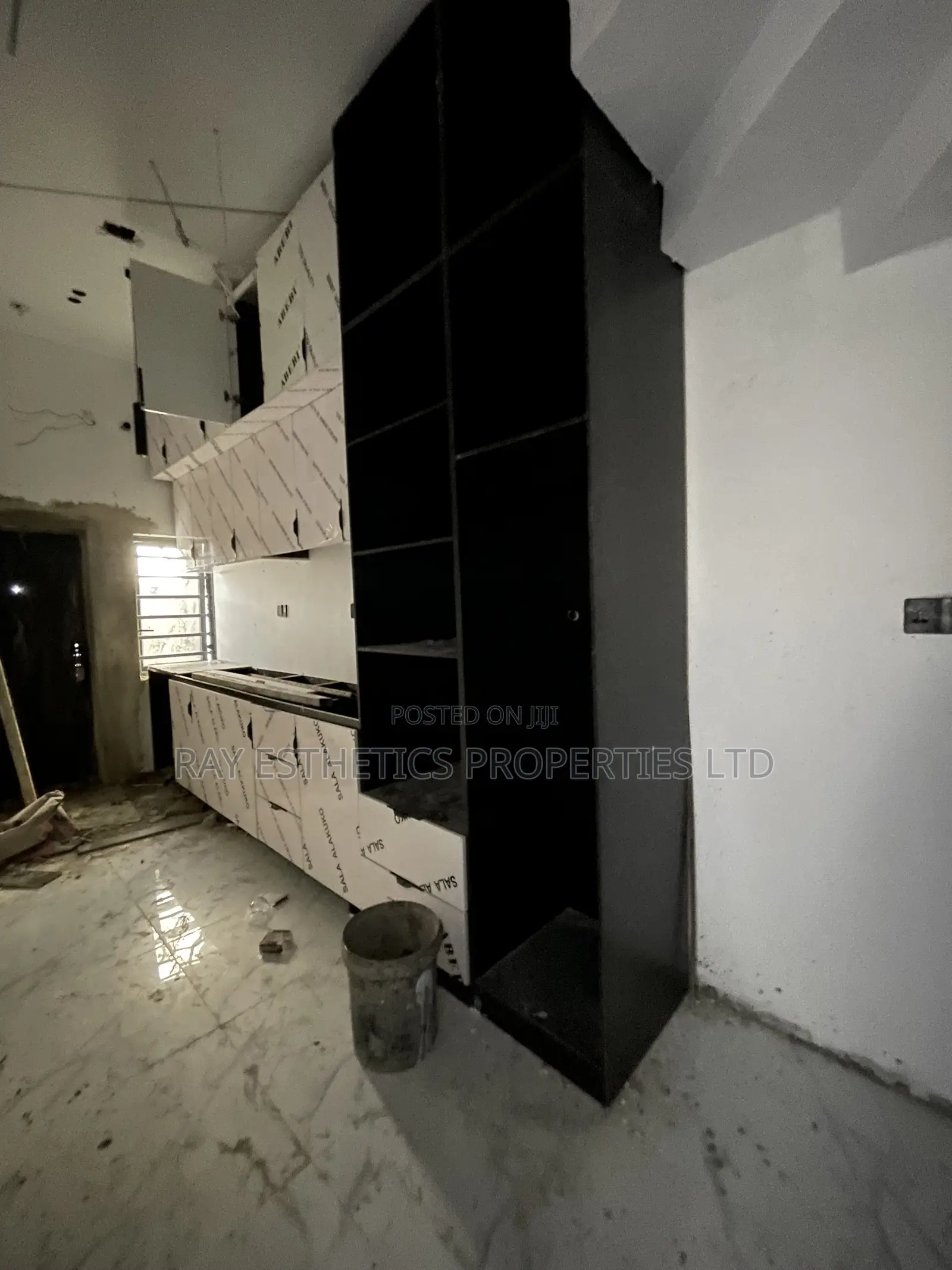 3bdrm Townhouse/Terrace in Off Lekki-Epe Expressway for sale
