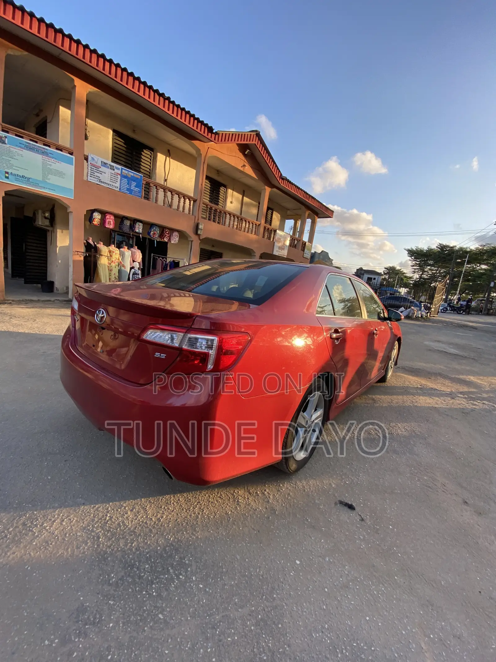 Toyota Camry SE 4dr Sedan (2.5L 4cyl 6A) 2012 Red