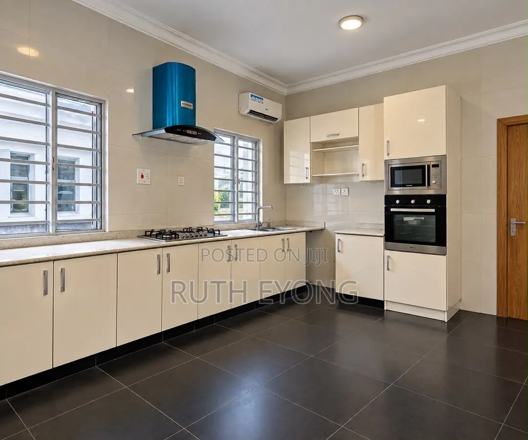3bdrm Apartment in Ikoyi Lagos for rent