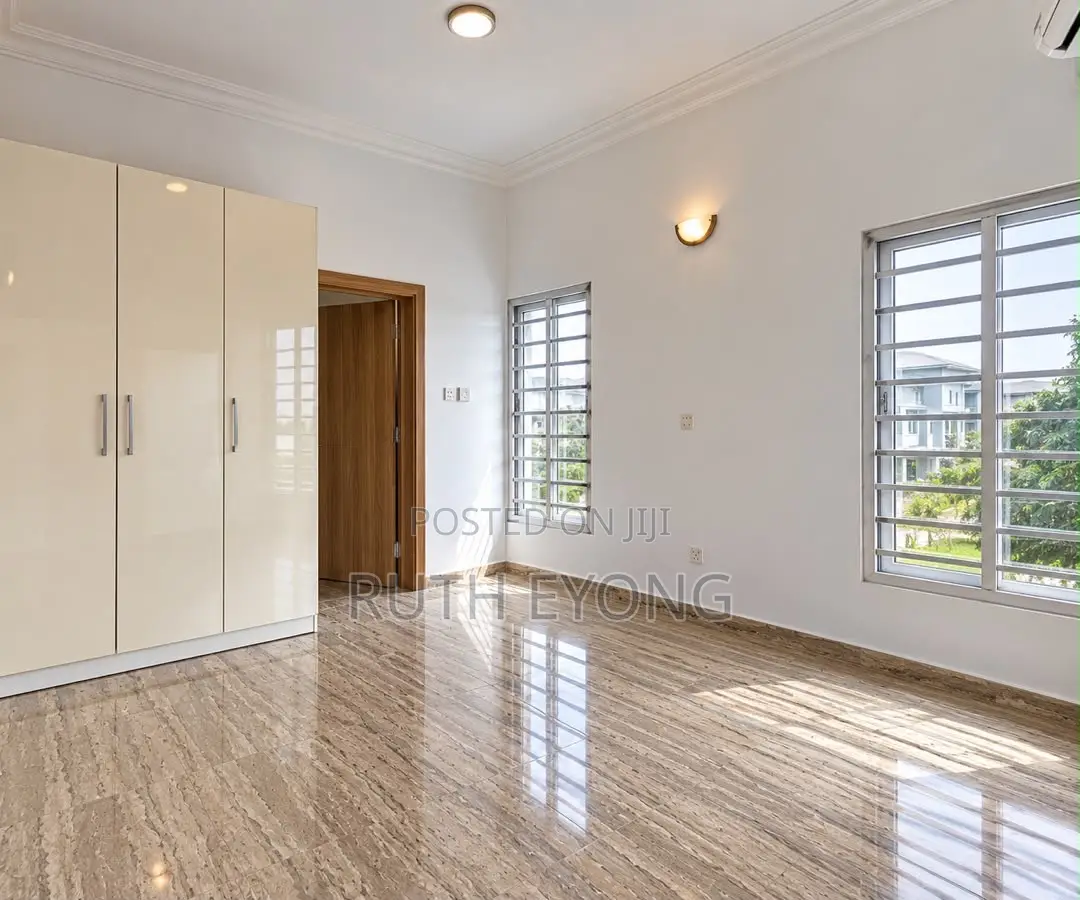 3bdrm Apartment in Ikoyi Lagos for rent