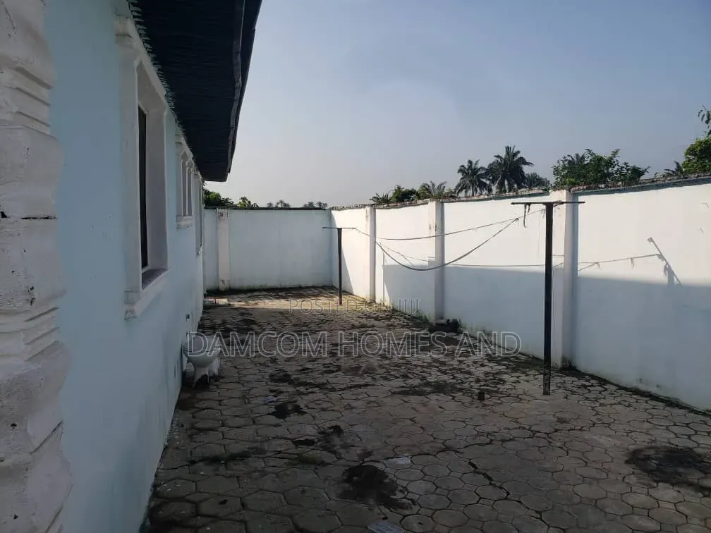 4bdrm Apartment in Abaodan Estate, Akinyele for sale