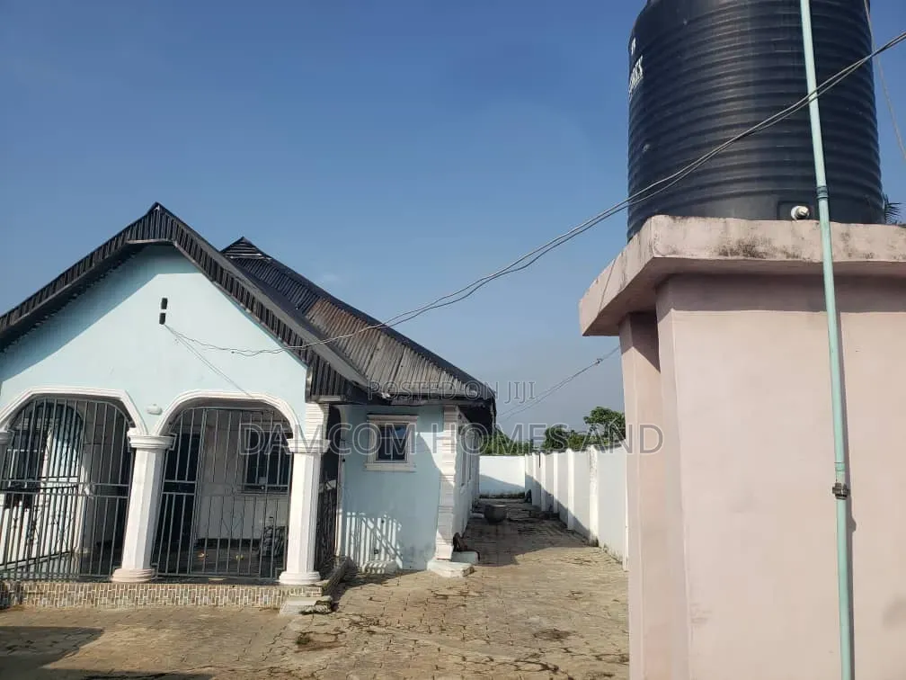 4bdrm Apartment in Abaodan Estate, Akinyele for sale