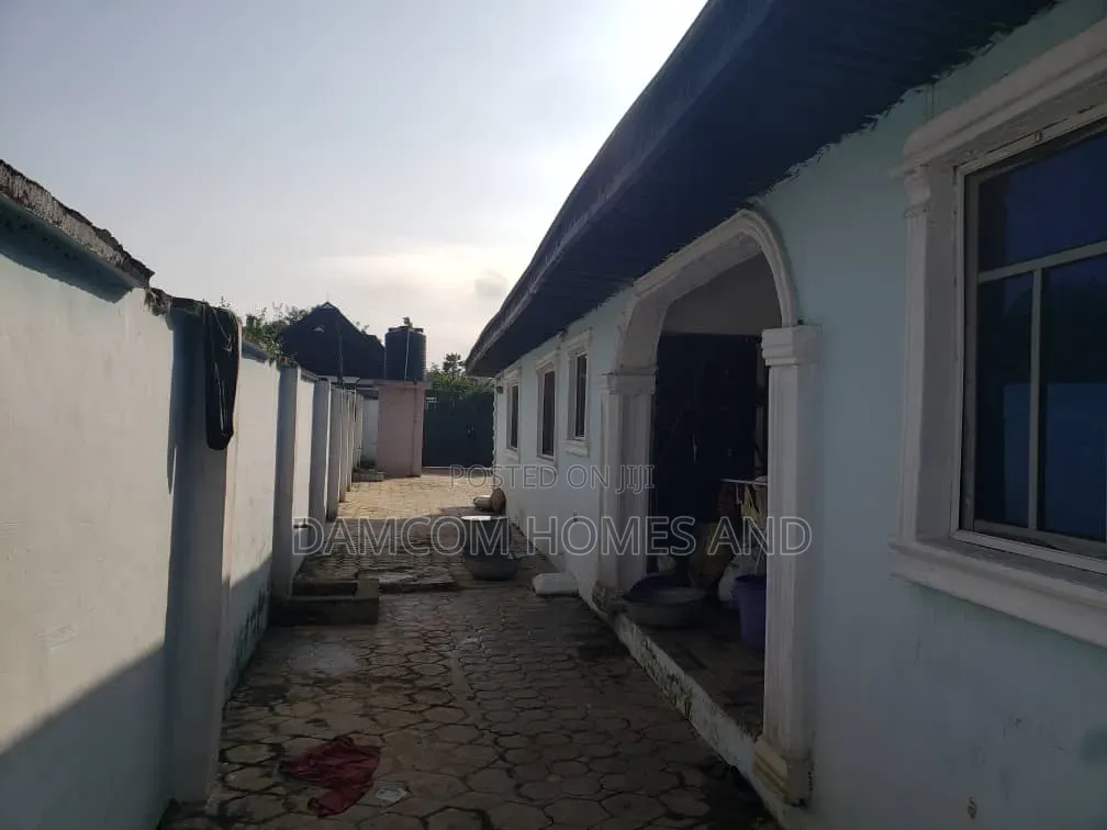 4bdrm Apartment in Abaodan Estate, Akinyele for sale
