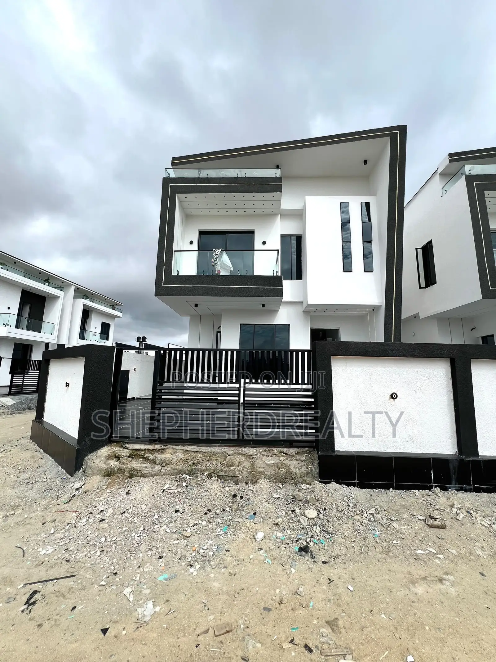 4bdrm Duplex in Ado / Ajah for sale