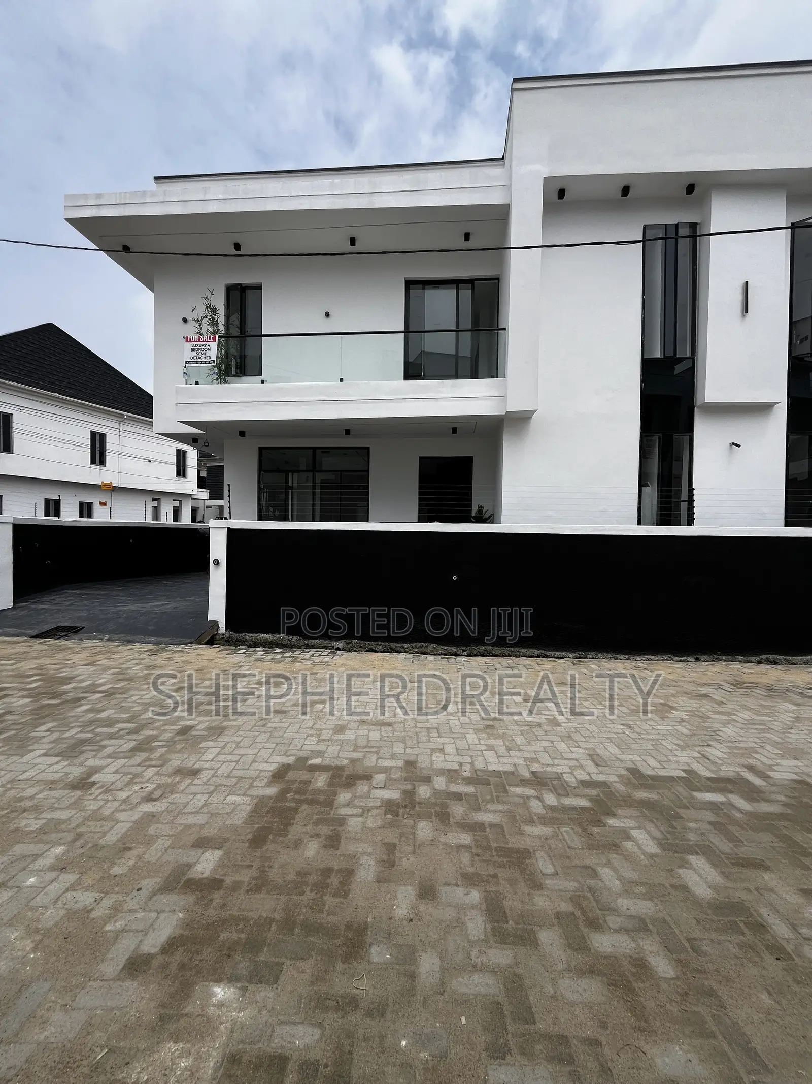 4bdrm Duplex in Ado / Ajah for sale