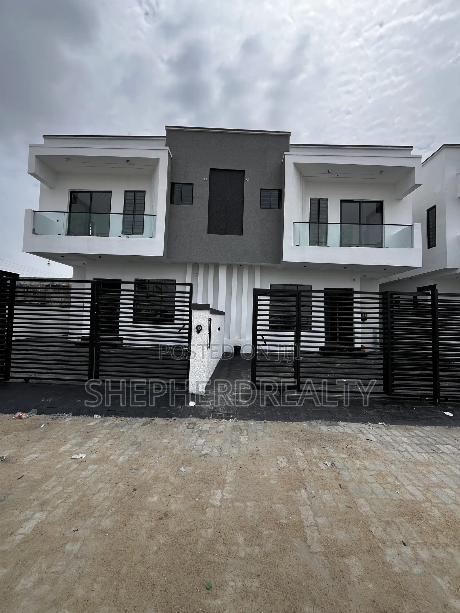 4bdrm Duplex in Ado / Ajah for sale