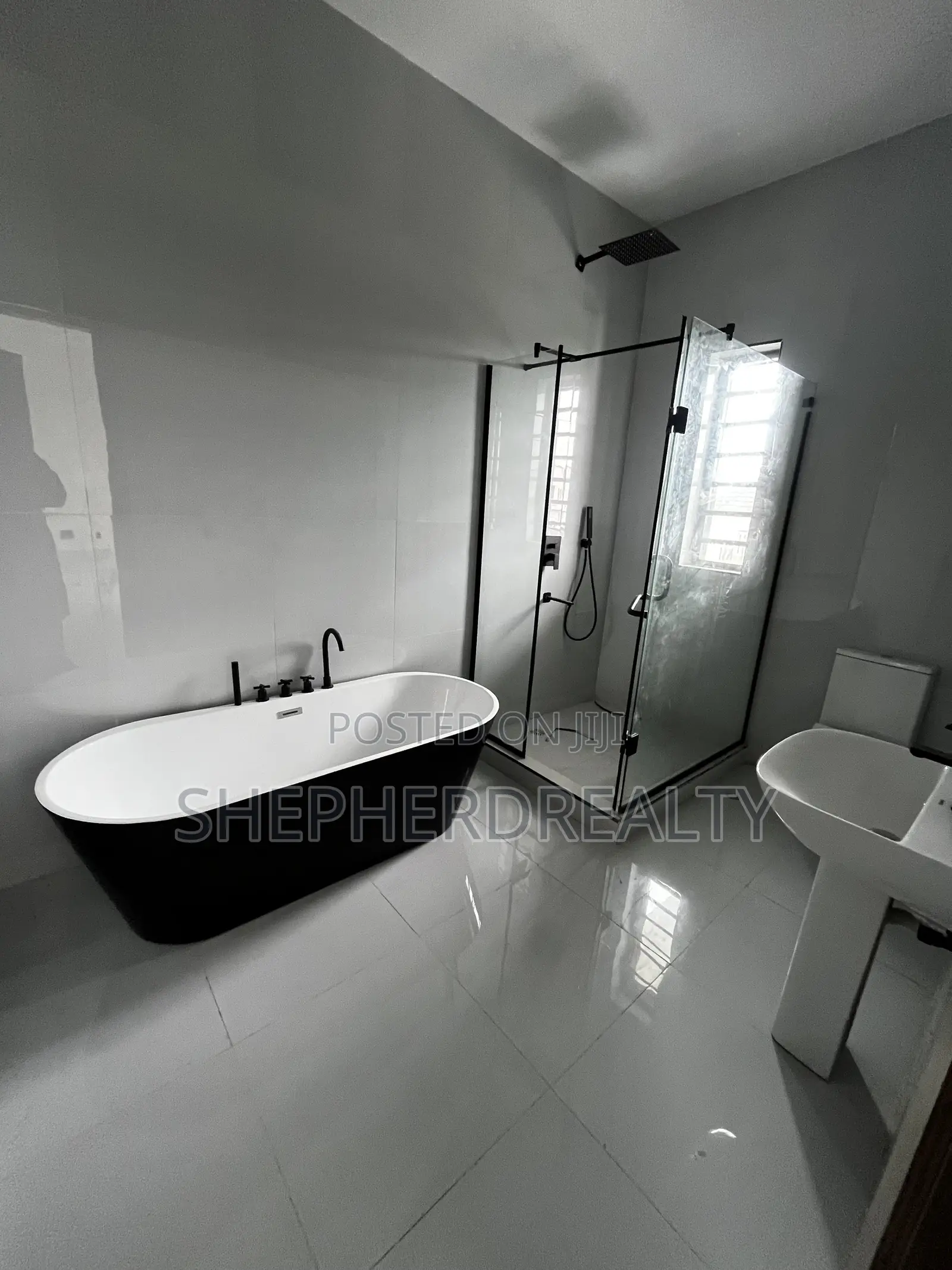 4bdrm Duplex in Sangotedo for sale