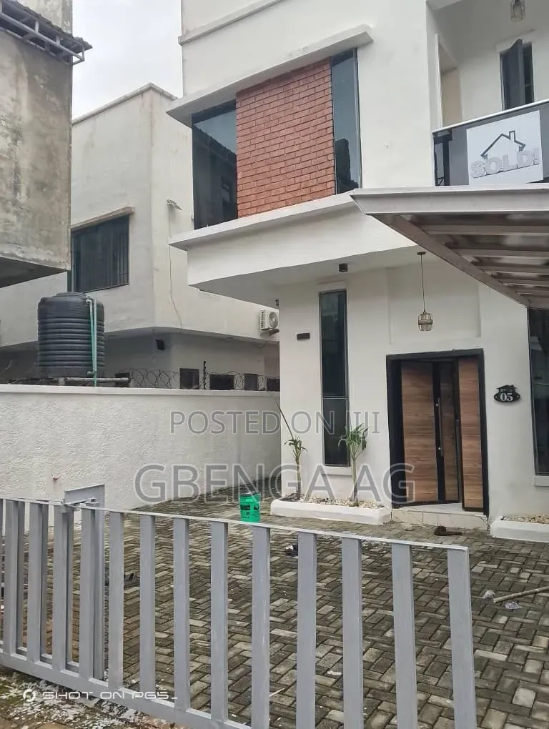 4bdrm Duplex in Victoria Crest 2, Lekki Phase 2 for sale