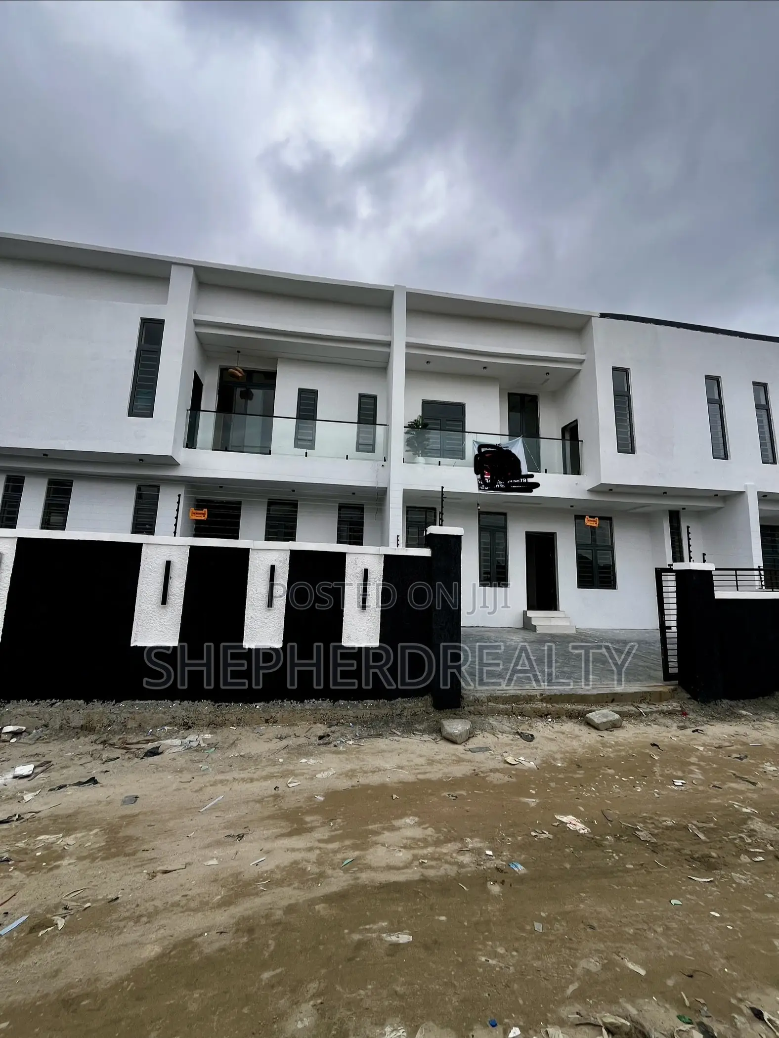 3bdrm Duplex in Sangotedo for sale