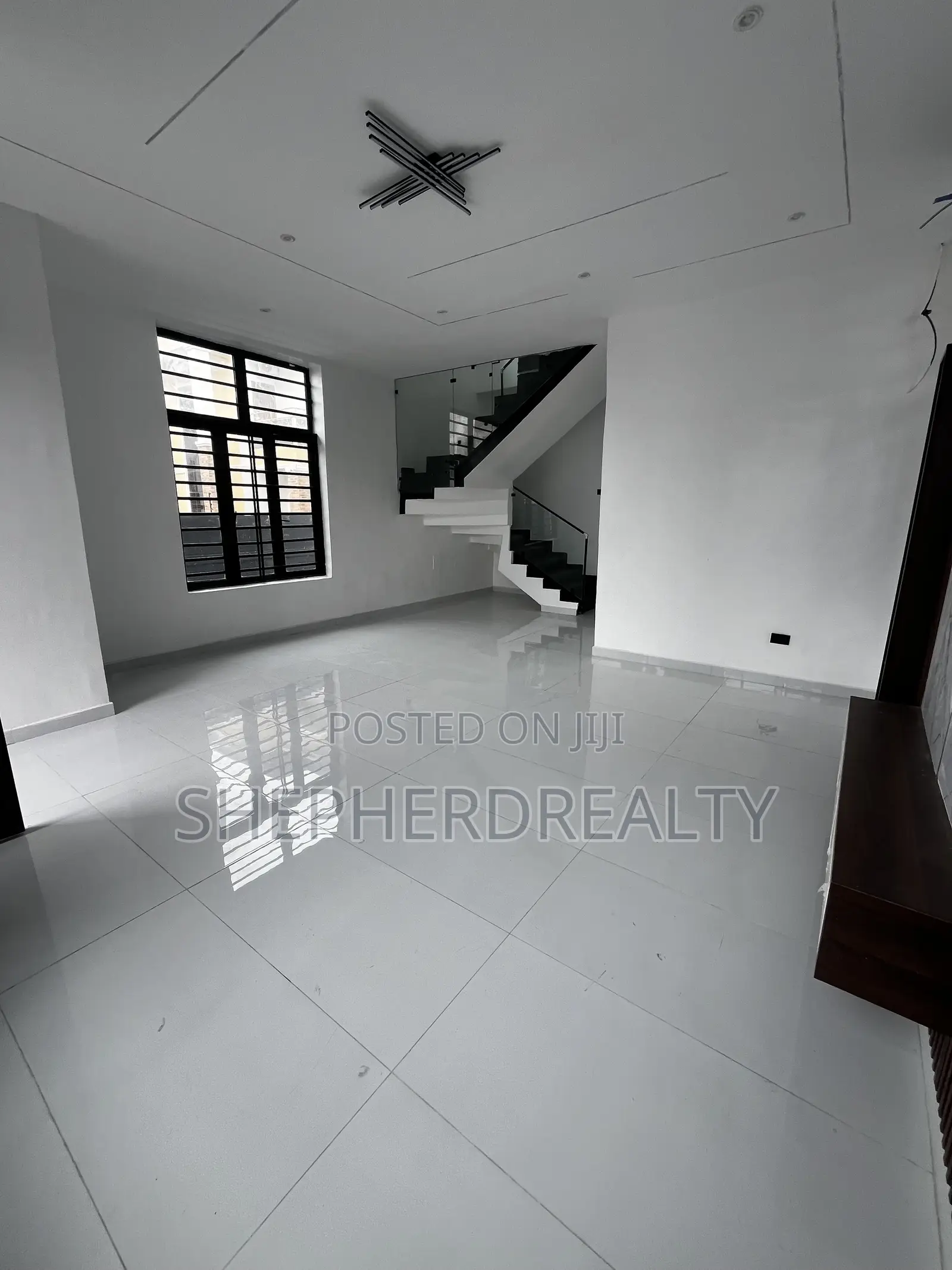 5bdrm Duplex in Sangotedo for sale