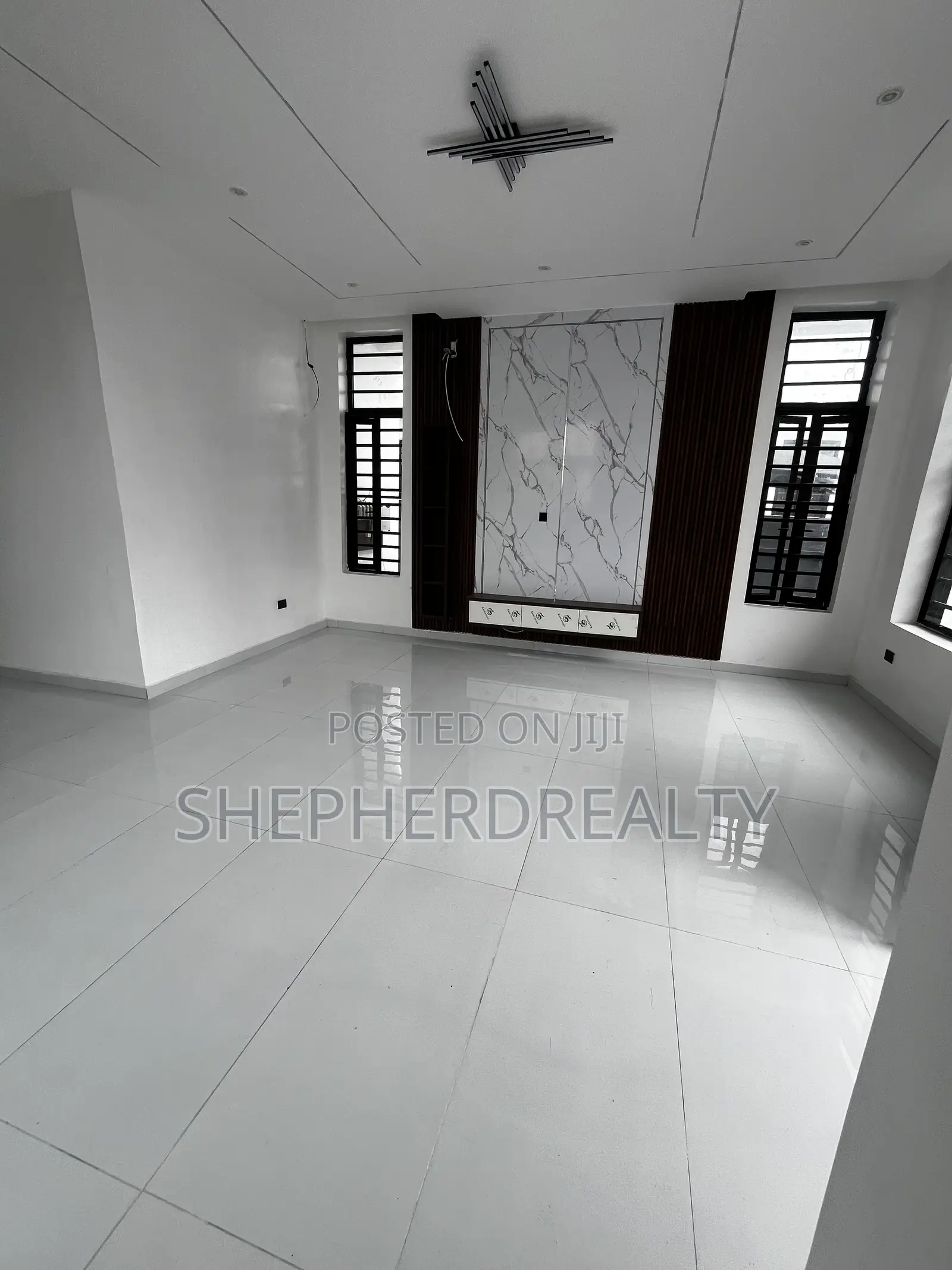 5bdrm Duplex in Sangotedo for sale