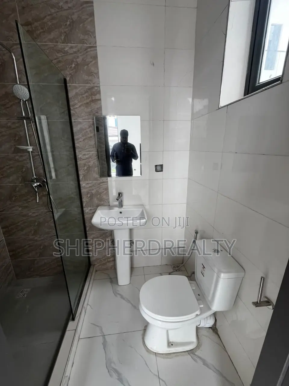 5bdrm Duplex in Sangotedo for sale