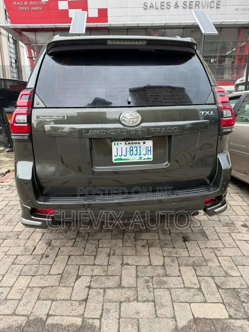 Toyota Land Cruiser Prado 2.7 2017 Green
