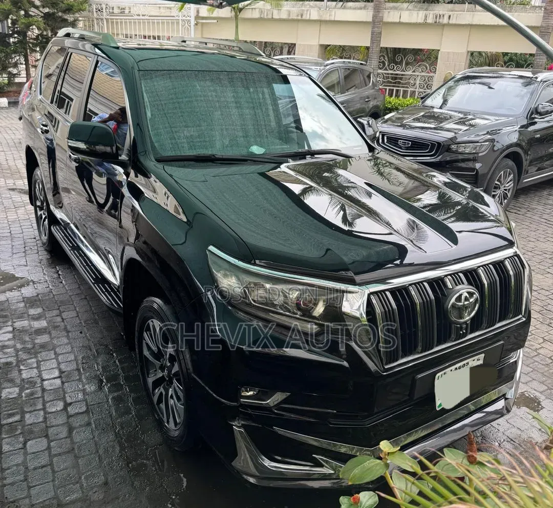 Toyota Land Cruiser Prado 4.0 2022 Black